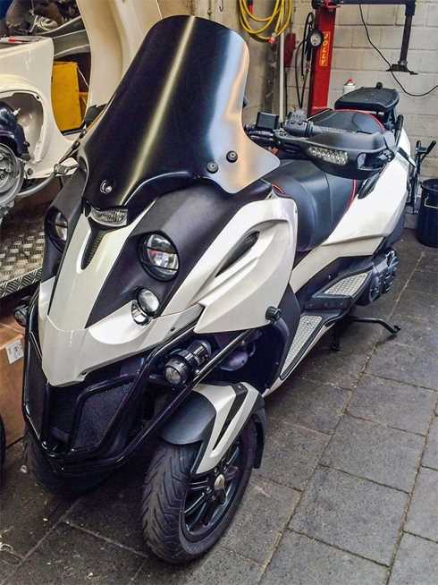 Trehjulig mc Gilera Fuoco 500 stulen i Råcksta, Vällingby väster om Stockholm